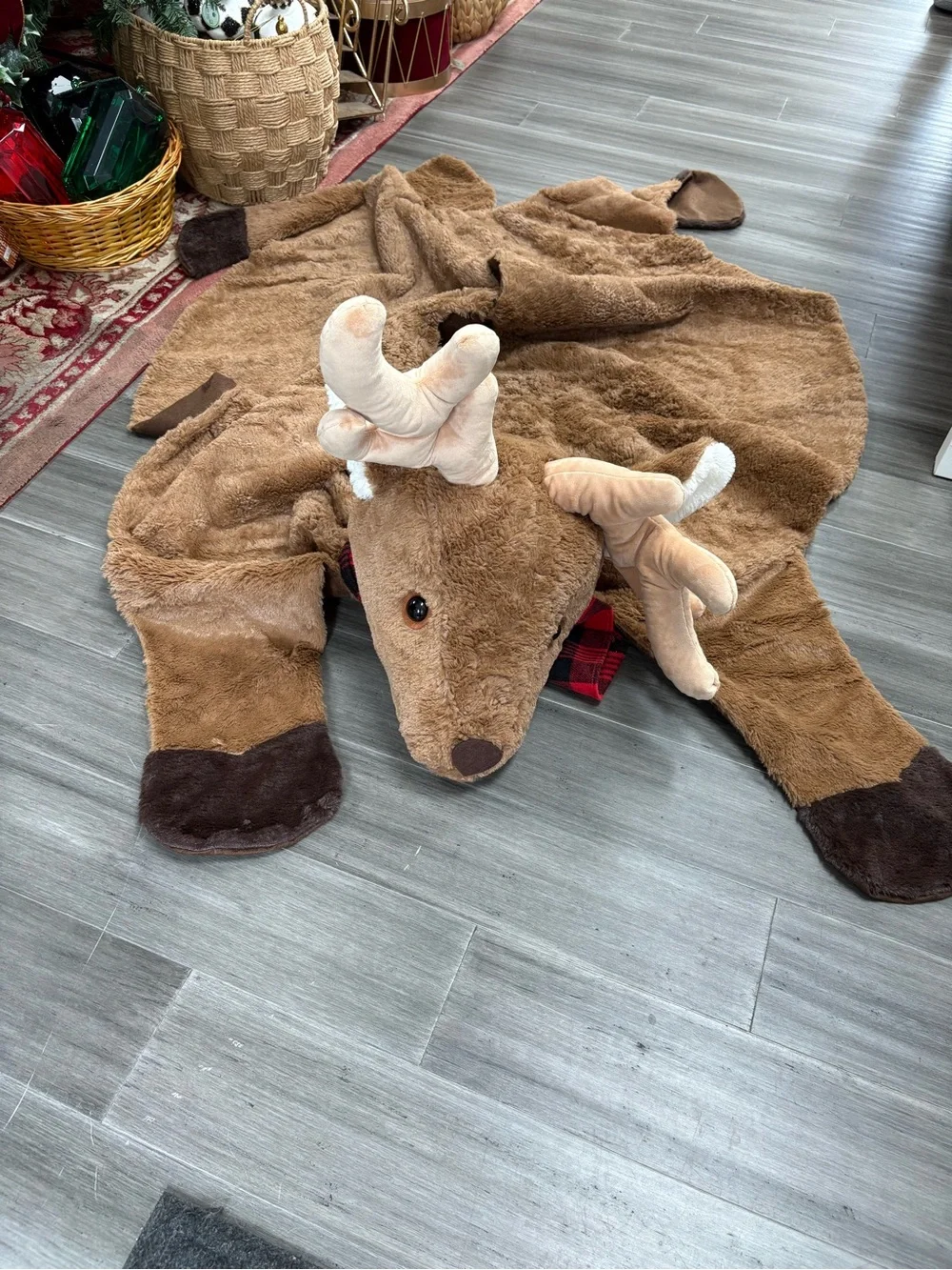 Deer Christmas tree skirt